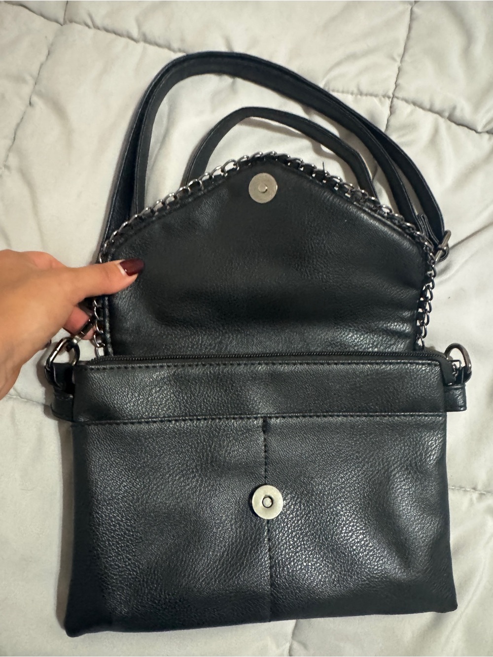 Black Croc-Texture Crossbody Bag - Picture 2 of 9